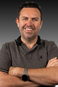Andrew Profil 2025 Gray BG